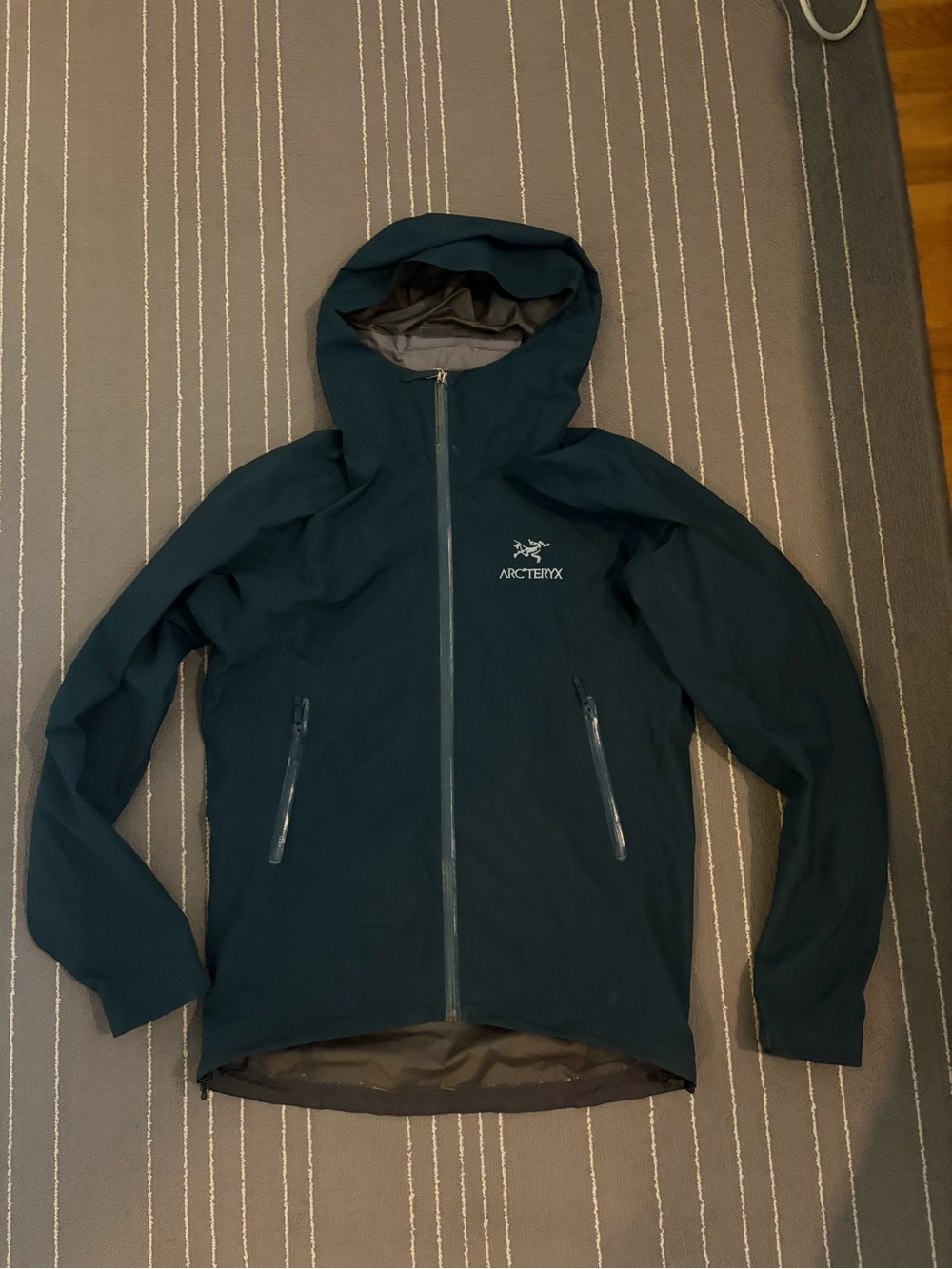 Arc'teryx Men's Forest Green Hooded Shell Jacket